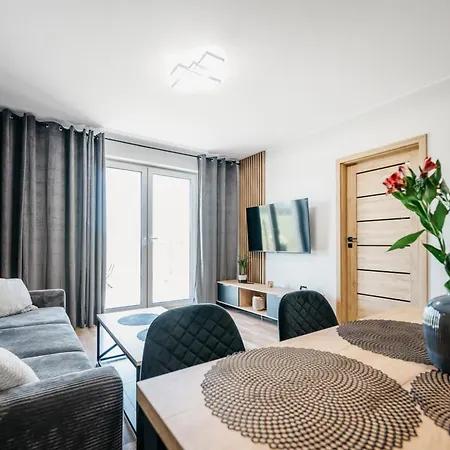 Apartamenty Krakowska 24 Z Ogrodkiem Ostrow Wielkopolski Exterior photo