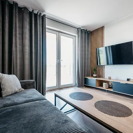 Apartamenty Krakowska 24 Z Ogrodkiem Ostrow Wielkopolski Exterior photo